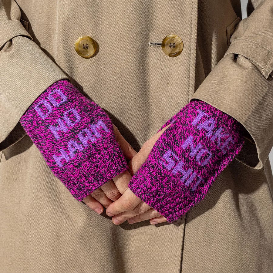 Do No Harm Wristwarmers Anemone