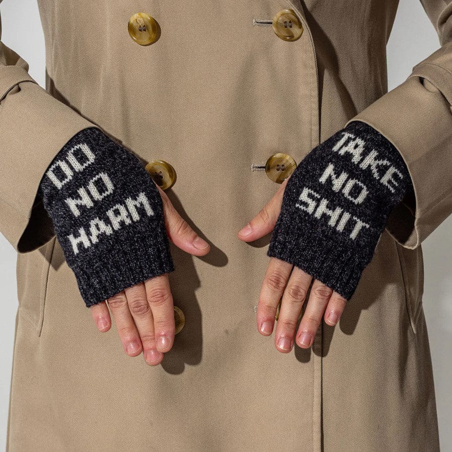 Do No Harm Wristwarmers Black & White