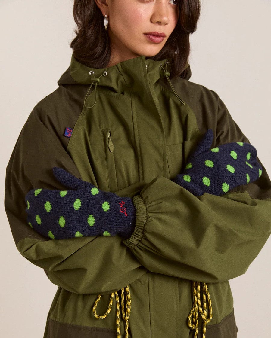 Cable String Mittens Lime Spot